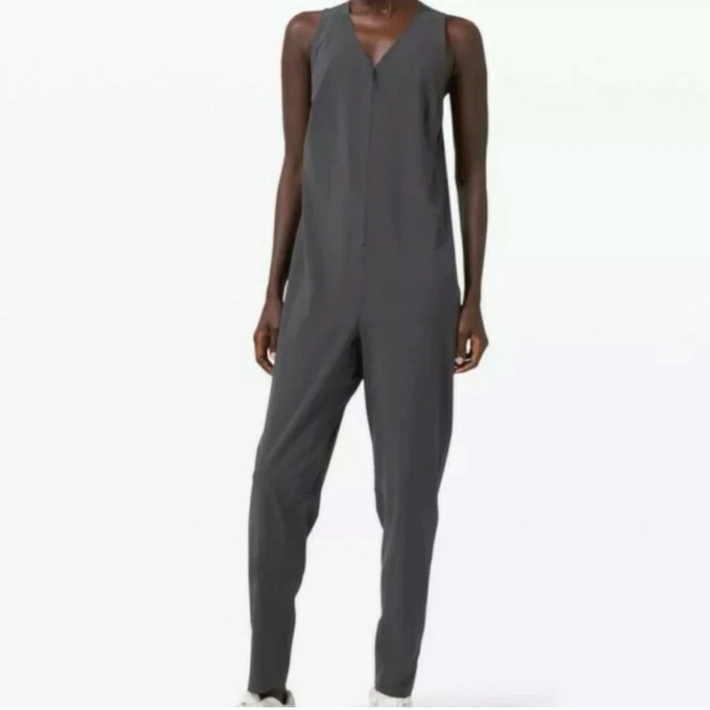 LULULEMON Lab Vindur 0nesie Sz 2 XS Graphite Grey Jumpsuit $198